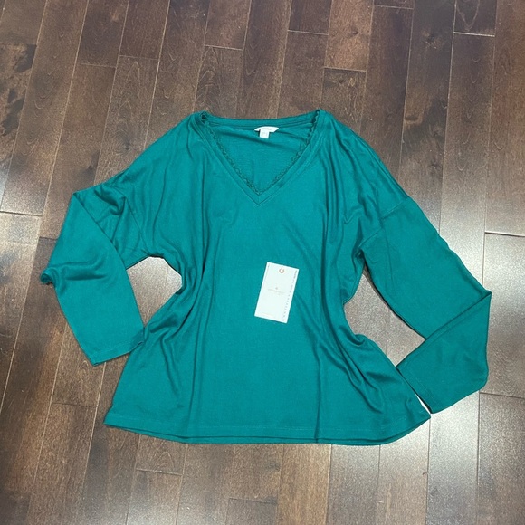 Long sleeve soft blouse NWT - Picture 4 of 5